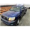 Image 4 : PARKSVILLE - 2005 TOYOTA TACOMA BLUE 174251 KMS - D109554