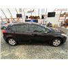 Image 12 : PARKSVILLE - 2017 KIA FORTE BLACK 147078 KMS - B704751