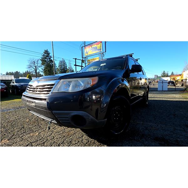 DUNCAN - 2010 SUBARU FORESTER GREY 294844 KMS - D732046
