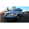 Image 1 : DUNCAN - 2002 DODGE CARAVAN SILVER 340183 KMS "NO RESERVE" - D602970