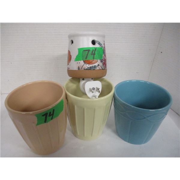 3 LARGE CUPS, 1 NIGHT LITE
