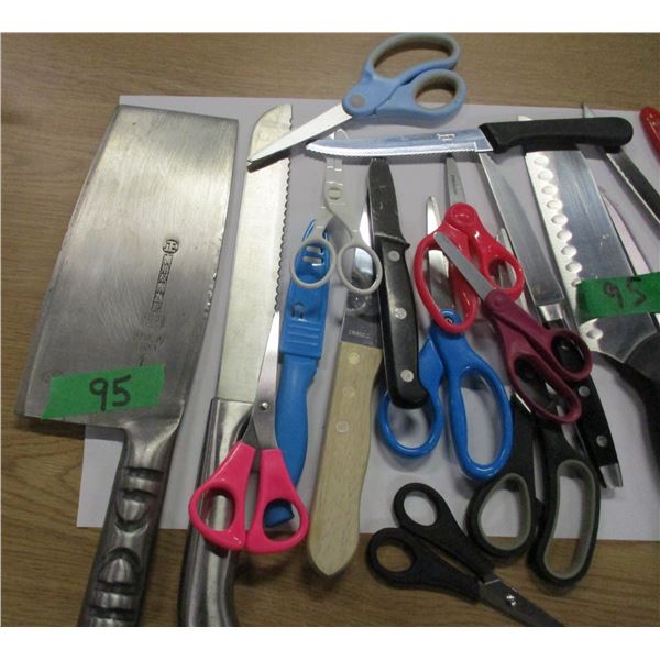 FLAT C/W ASSORTED KITCHEN UTENSILS