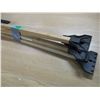 Image 3 : BUNDLE C/W 4 SNOW BRUSHES