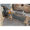 Image 8 : (10273585) CAT 3-in-1 Skidsteer Bucket (Needs Repair)