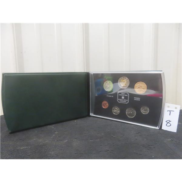 2005 CANADA - Netherlands 60 Years of Liberation Euro Set W/ 9.25 Silver Token