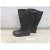 Image 1 : Steel-Toe Rubber Boots, Size 5 (New or Store Return)
