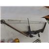 Image 2 : Compound Bow With 4 Arrows, Thumb-Activated Release, Bullet Points, and Small Game Head
