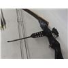 Image 8 : Compound Bow With 4 Arrows, Thumb-Activated Release, Bullet Points, and Small Game Head