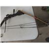 Image 9 : Compound Bow With 4 Arrows, Thumb-Activated Release, Bullet Points, and Small Game Head