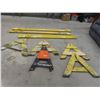 Image 1 : 2 Barricades w/ Extra Pieces, 86 Inches Long