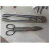 Image 8 : Hand Tools Lot: Snips, Pliers, Wire Cutters, Bolt Cutters, and More