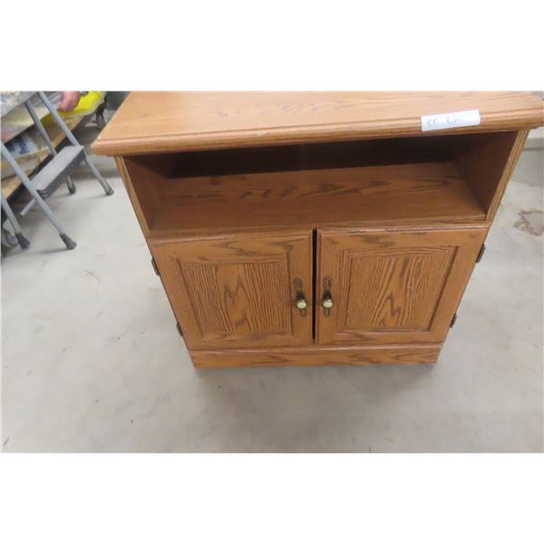 Oak Rolling Stereo Stand, 27" x 29" x 19"