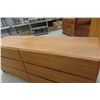 Image 4 : Oak Dresser, 6 Drawer, 29-1/2" x 72" x 20"