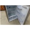 Image 8 : Samsung Stainless Fridge, 65" x 31" x 29"