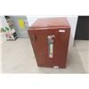 Image 1 : Wood Bar Fridge and Freezer, 33" x 22" x 23"