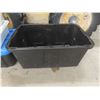 Image 6 : 6 Storage Totes and 5 Lids, Various Sizes