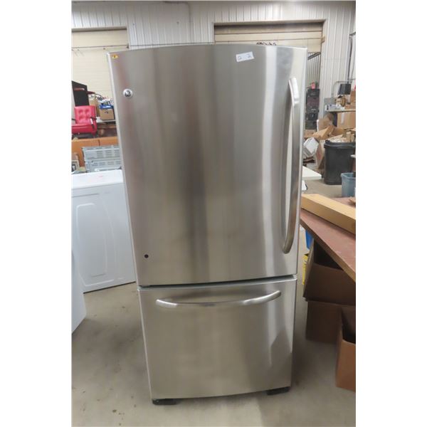 GE Stainless Fridge w/ Bottom Freezer, 67" x 32" x 30"