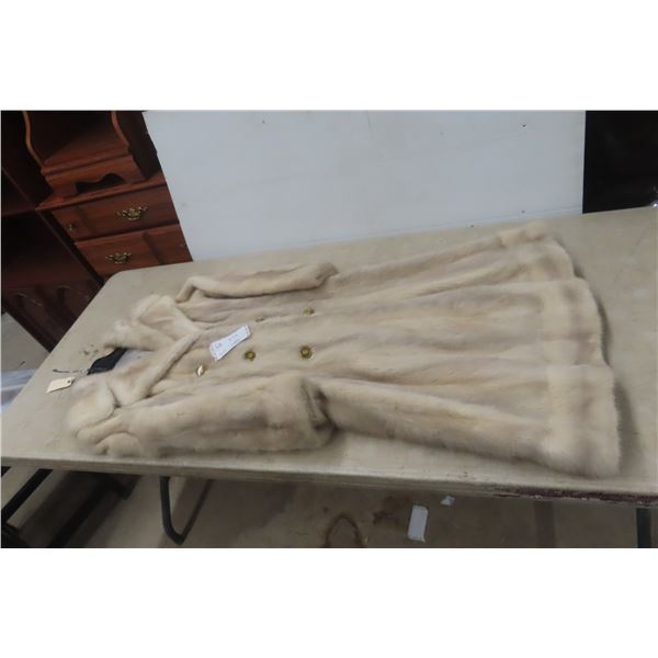 Incredible Vintage Blue Fox Ladies Fur Coat, Full 47" Length, Montreal Fur Co.