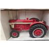 Image 2 : Ertl International 660 Die-Cast Tractor, 1/16 Scale w/ Box