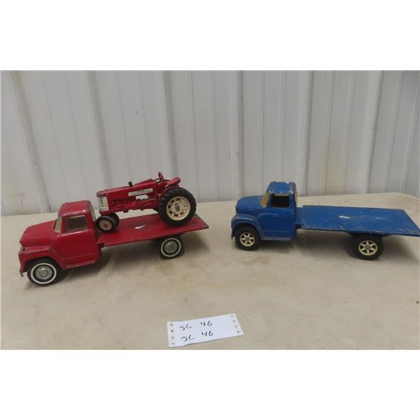 2 Ertl International Die-Cast Trucks, 1/16 Scale