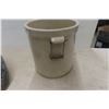 Image 2 : 5 Gal Medalta Stoneware Crock