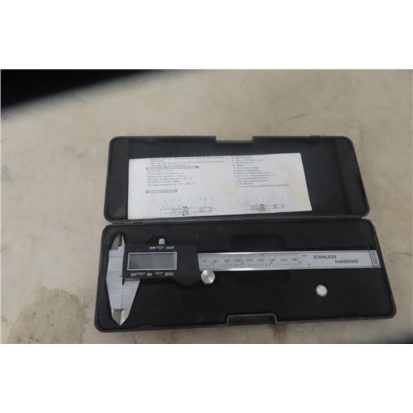 Digital Caliper With Protective Case