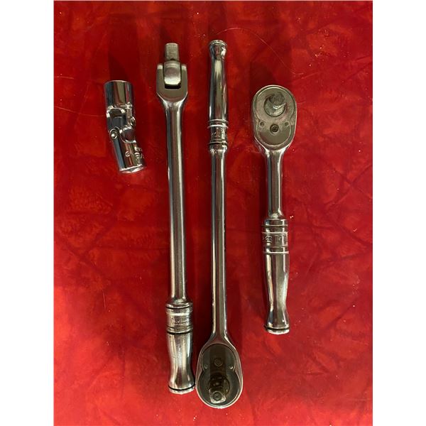 2 Snap-On 1/4" Ratchets With Strong Bar And Swivel