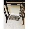Image 8 : Vintage Singer Sewing Machine