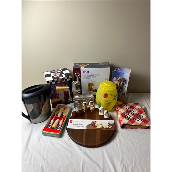 Assorted Kitchen Utensils