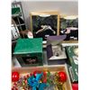 Image 5 : Christmas Ornaments & Decor