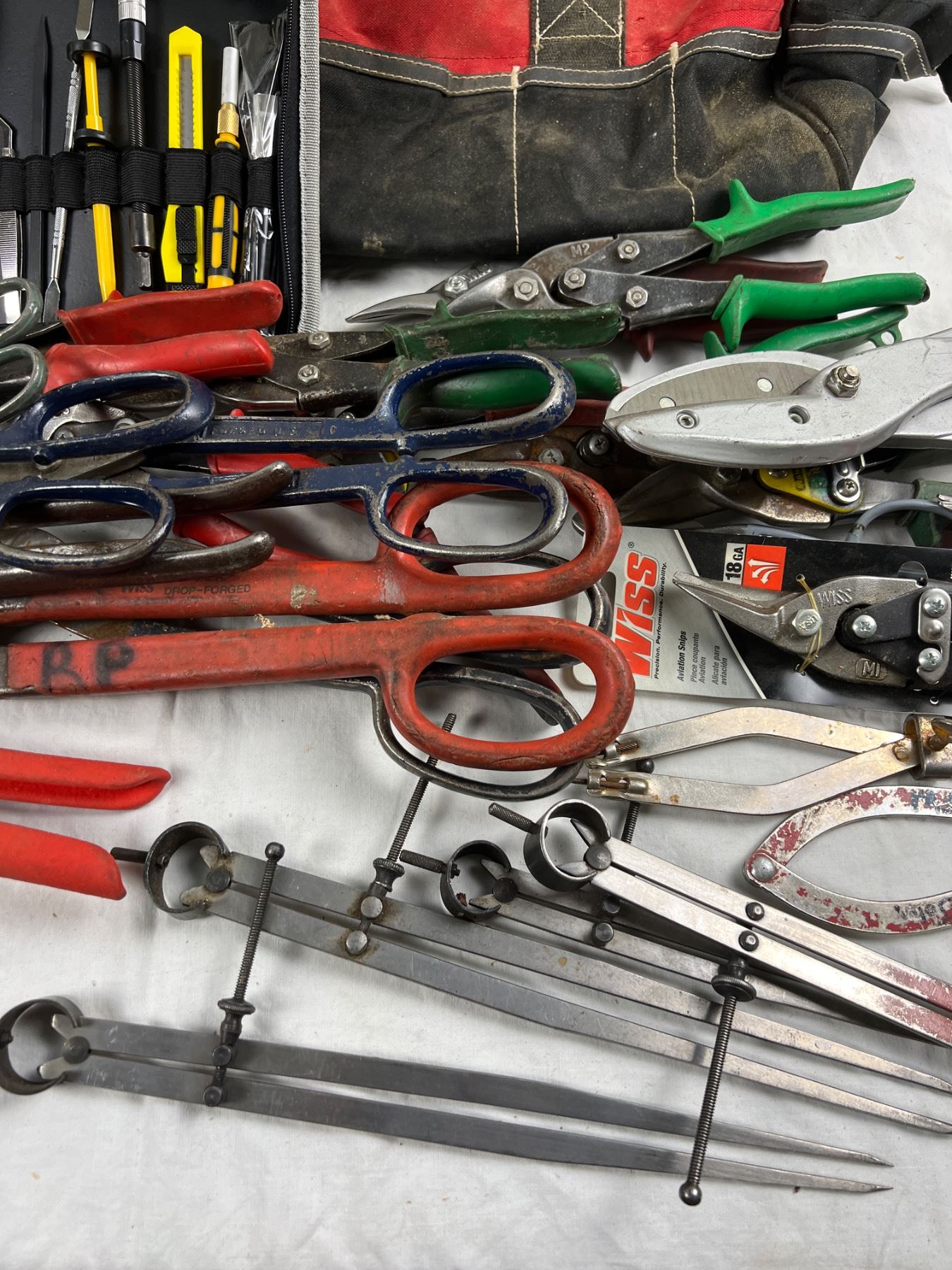 Assorted Tin Snips - Sunrise Estate Services Ltd