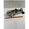 Image 1 : PowerBuilt 1-1/2 Ton Floor Jack