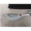 Image 3 : 3 Ceramic And 1 Enamel Medical Feeding Cup Including 2 Red Cross