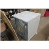 Image 5 : Frigidaire Washing Machine