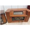 Image 5 : 2 Radio Wood De Forest + True Tone