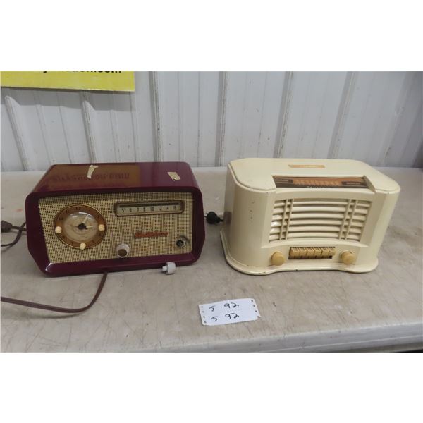 2 Bakelite Radios Antique Electrohome And Truetone