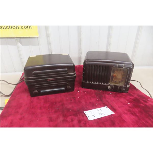 2 Bakelite Radios RCA Victor And Sparton
