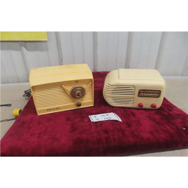 2 Bakelite Radios Philips Stewart Warner