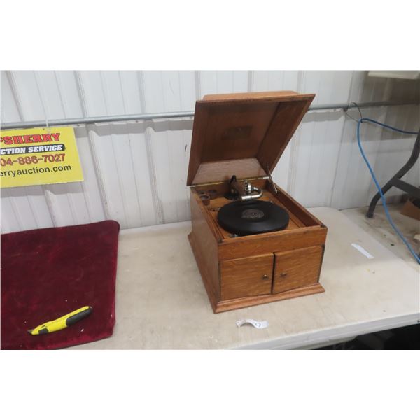Victrola Table Top Oak Gramophone
