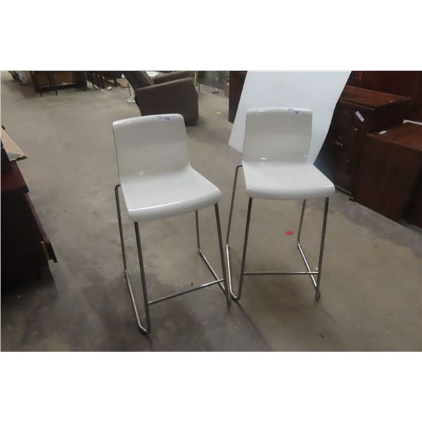 2 Modern Bar Stools