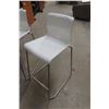 Image 3 : 2 Modern Bar Stools