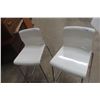 Image 4 : 2 Modern Bar Stools