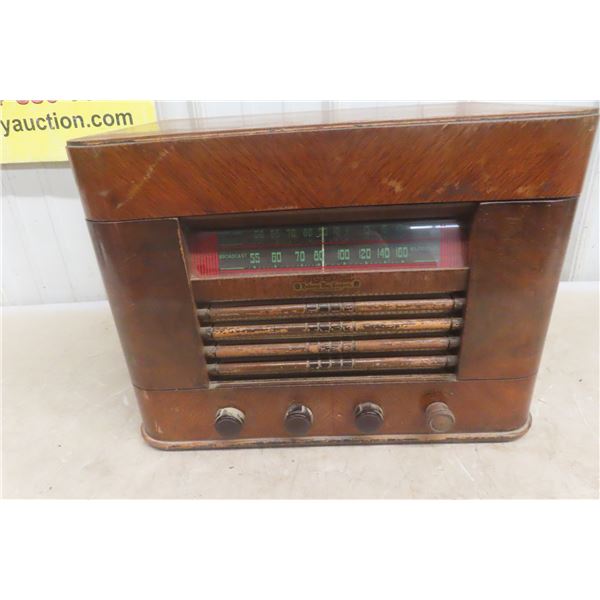 Dictator Hudson Bay Co Radio Record Player