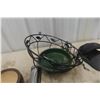 Image 2 : Planter, Bird Feeder, Yard Items