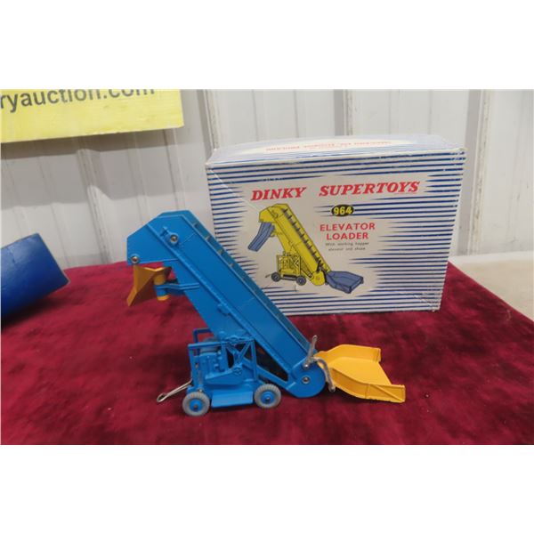 Dinky Super Toy #964 Elevator Loader, 6 1/2" x 8", w/ Box