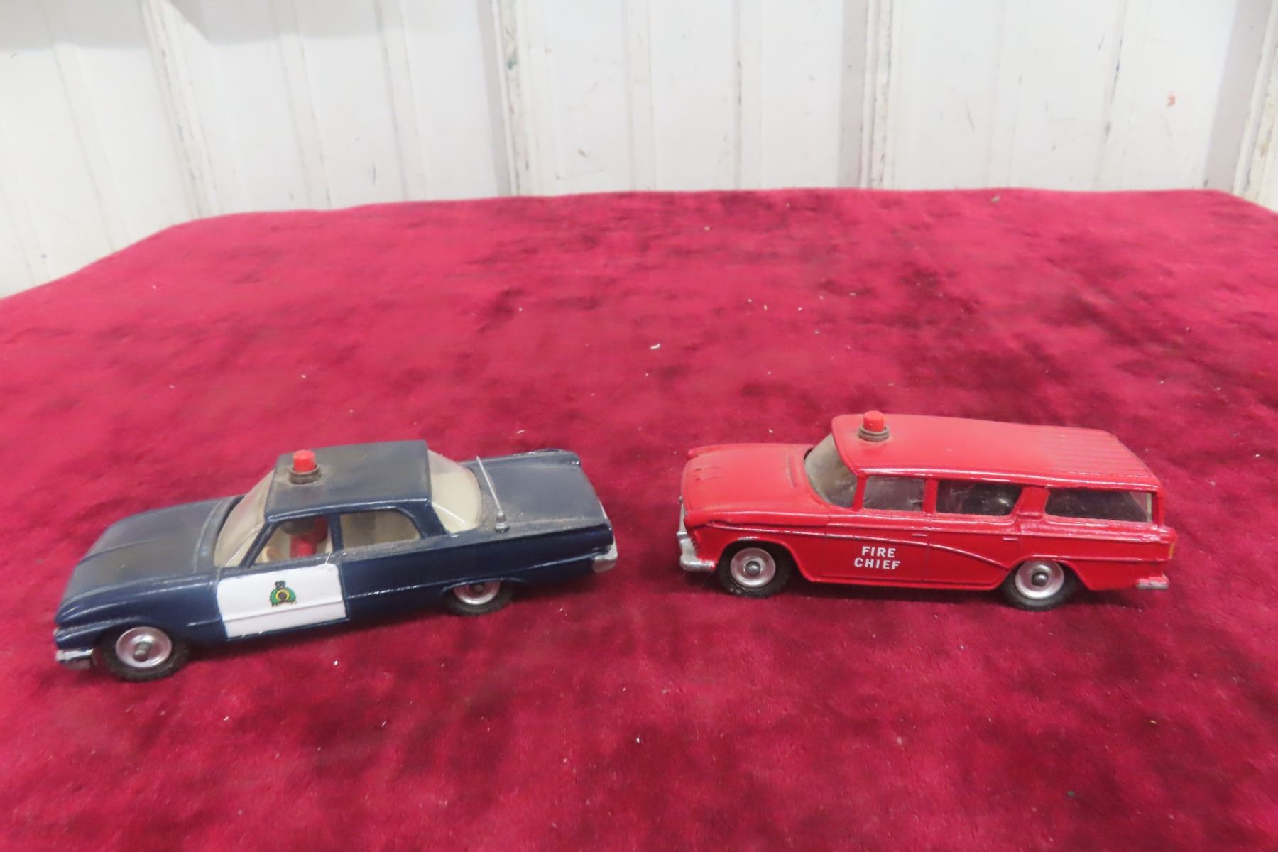 2x Dinky Nash Rambler Fire Chief And Ford Fairlane Police Cars, 4