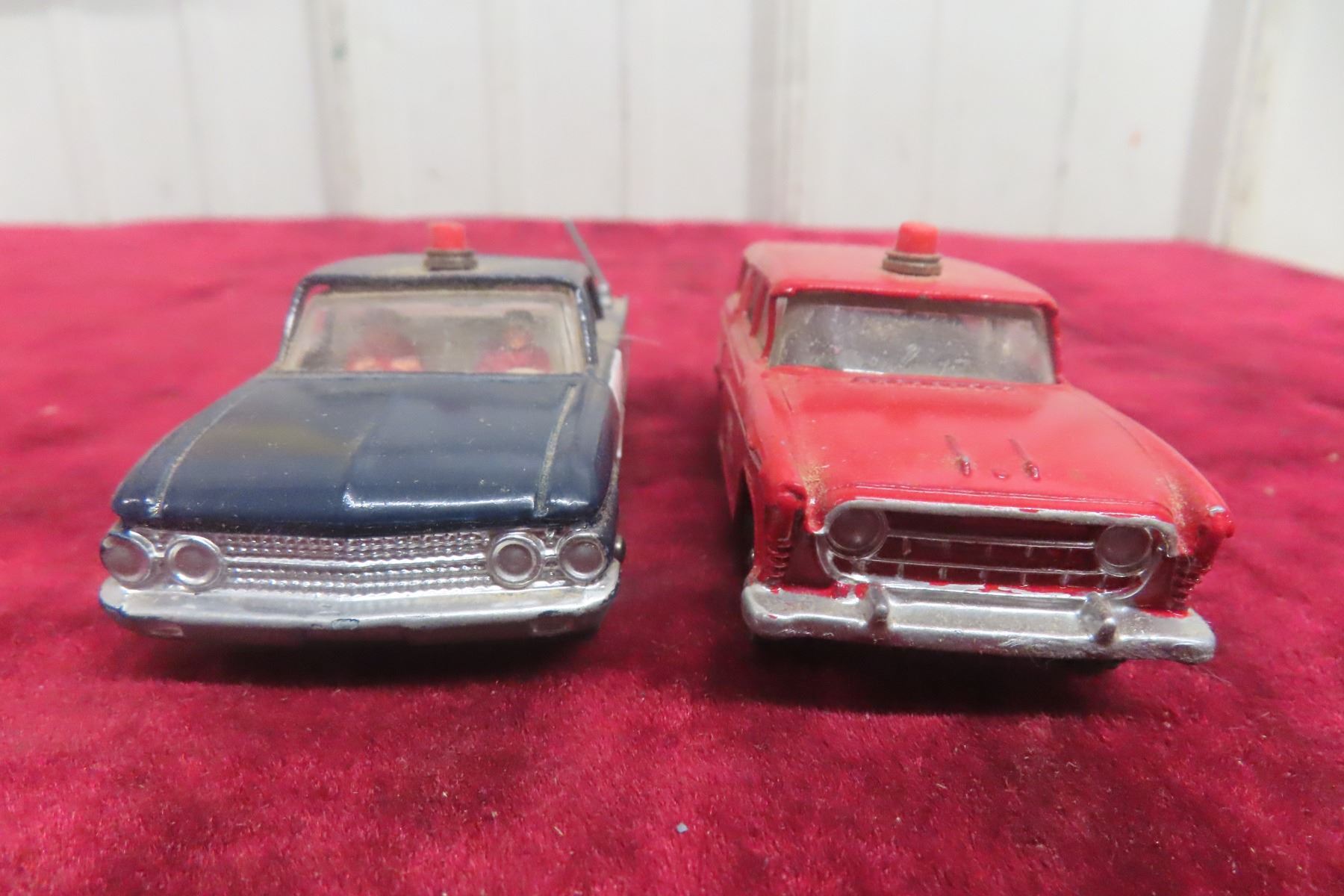 2x Dinky Nash Rambler Fire Chief And Ford Fairlane Police Cars, 4