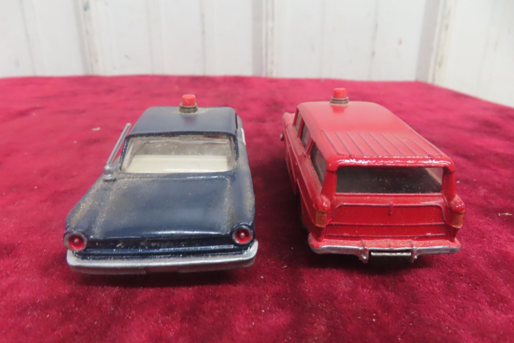 2x Dinky Nash Rambler Fire Chief And Ford Fairlane Police Cars, 4