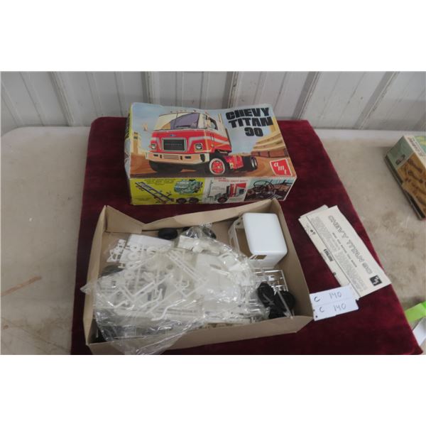 AMT Chevy Titan 90 1/25 Scale Model, Vintage