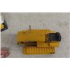 Image 11 : Caterpillar R2 Track Tractor, Die Cast, 1/16 Scale, Limited Edition, In Box